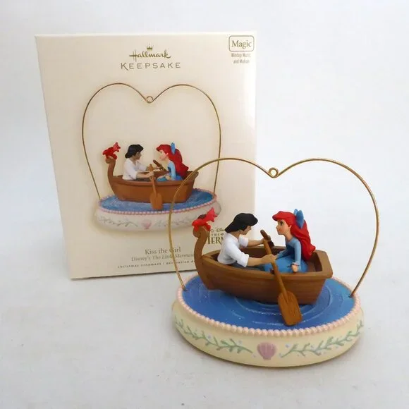 NEW 2007 HALLMARK DISNEY LITTLE MERMAID KISS THE GIRL MAGIC CHRISTMAS ORNAMENT - Picture 1 of 8